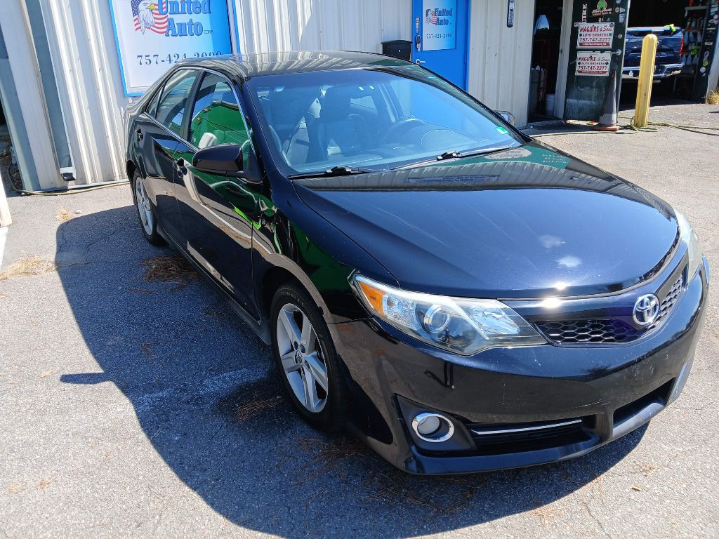 2012 Toyota Camry Image 1
