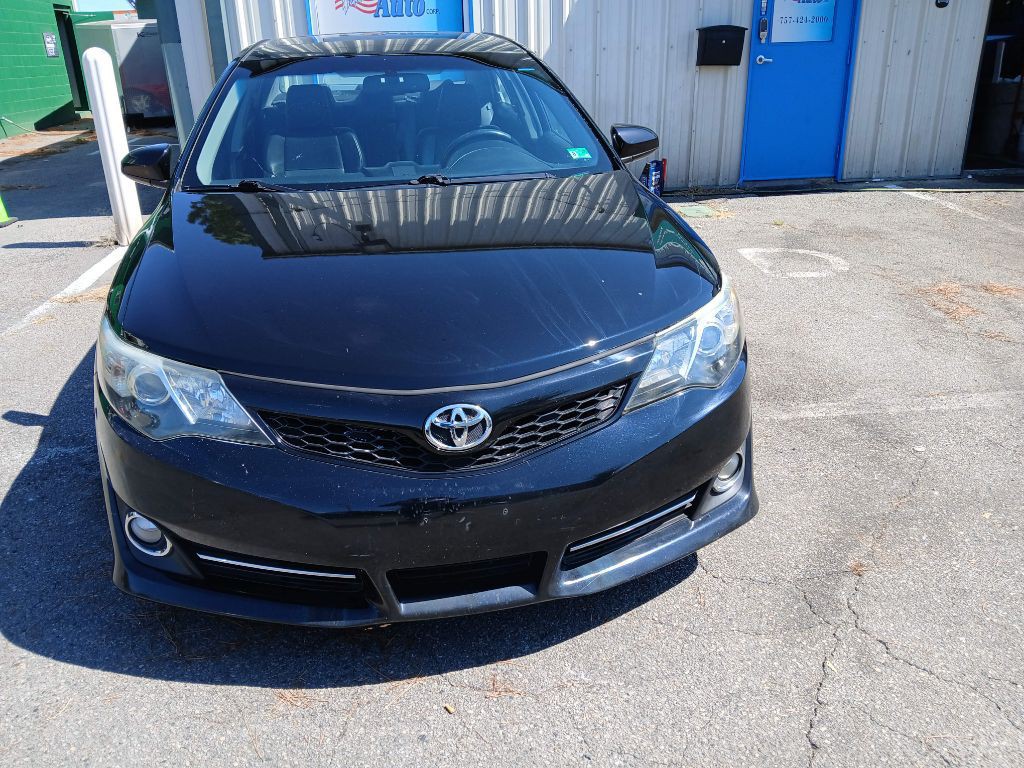 2012 Toyota Camry Image 2