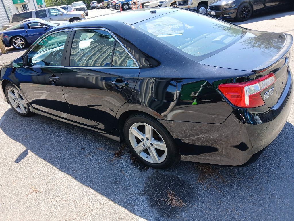 2012 Toyota Camry Image 4