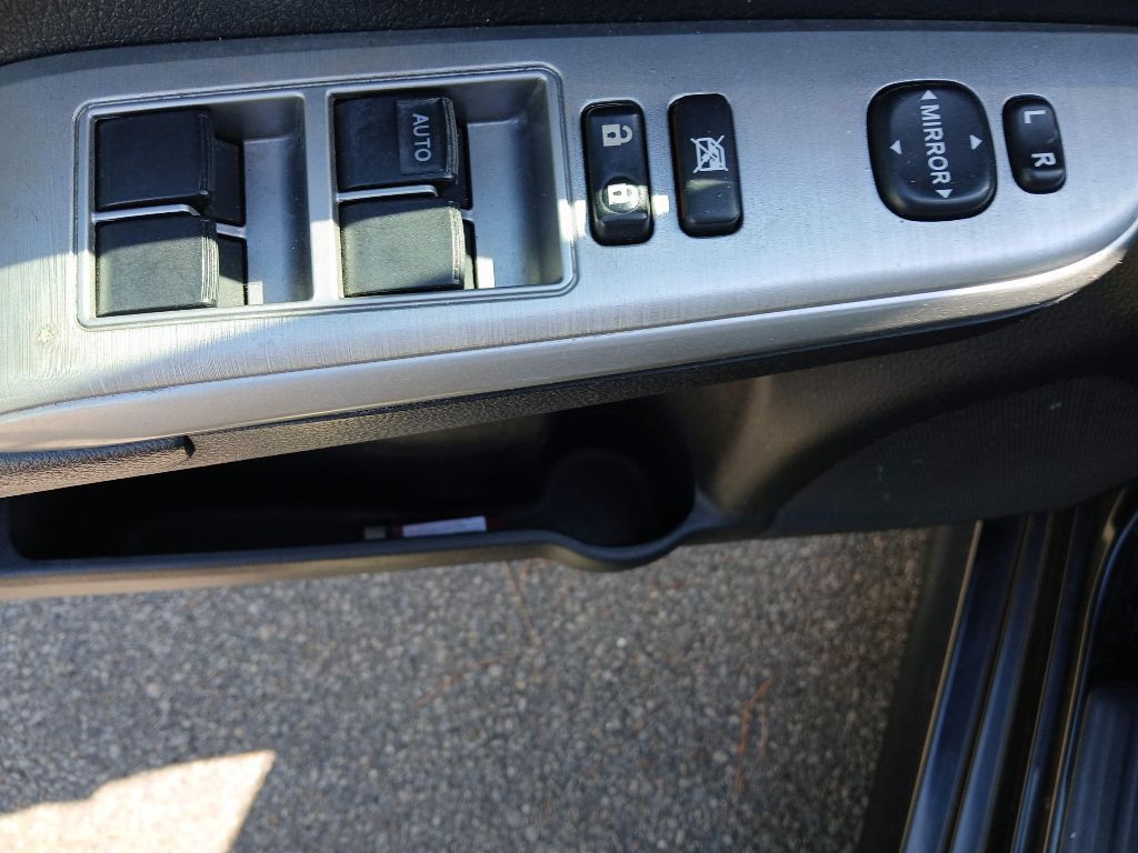 2012 Toyota Camry Image 8