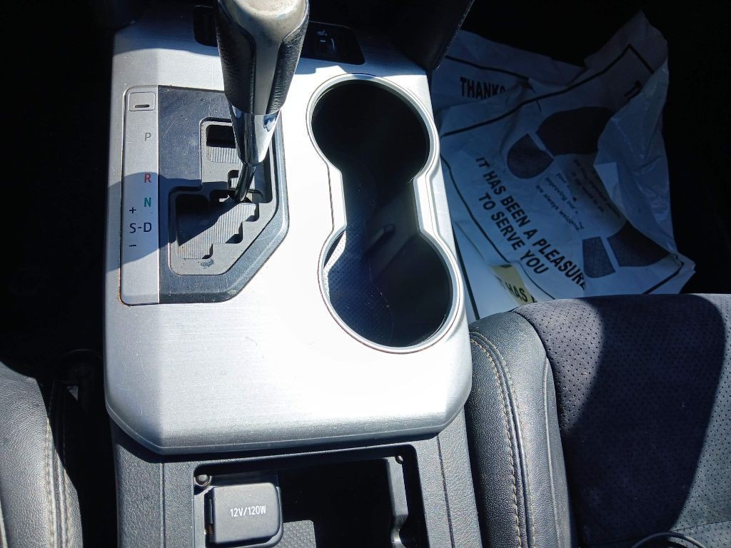 2012 Toyota Camry Image 17