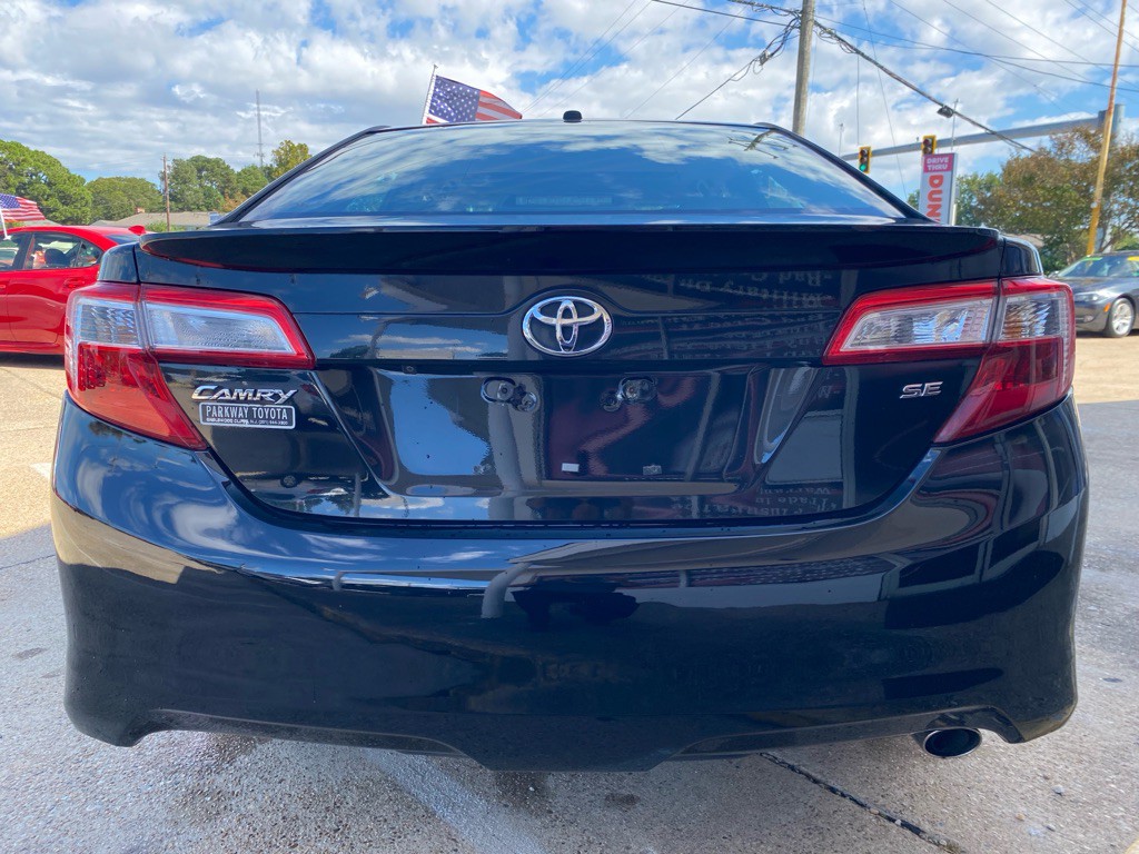 2012 Toyota Camry Image 5