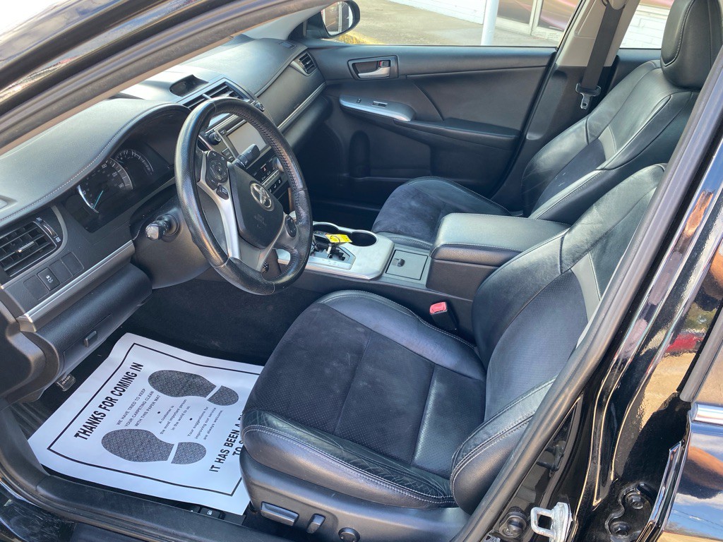 2012 Toyota Camry Image 10