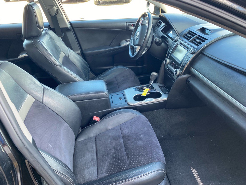 2012 Toyota Camry Image 14