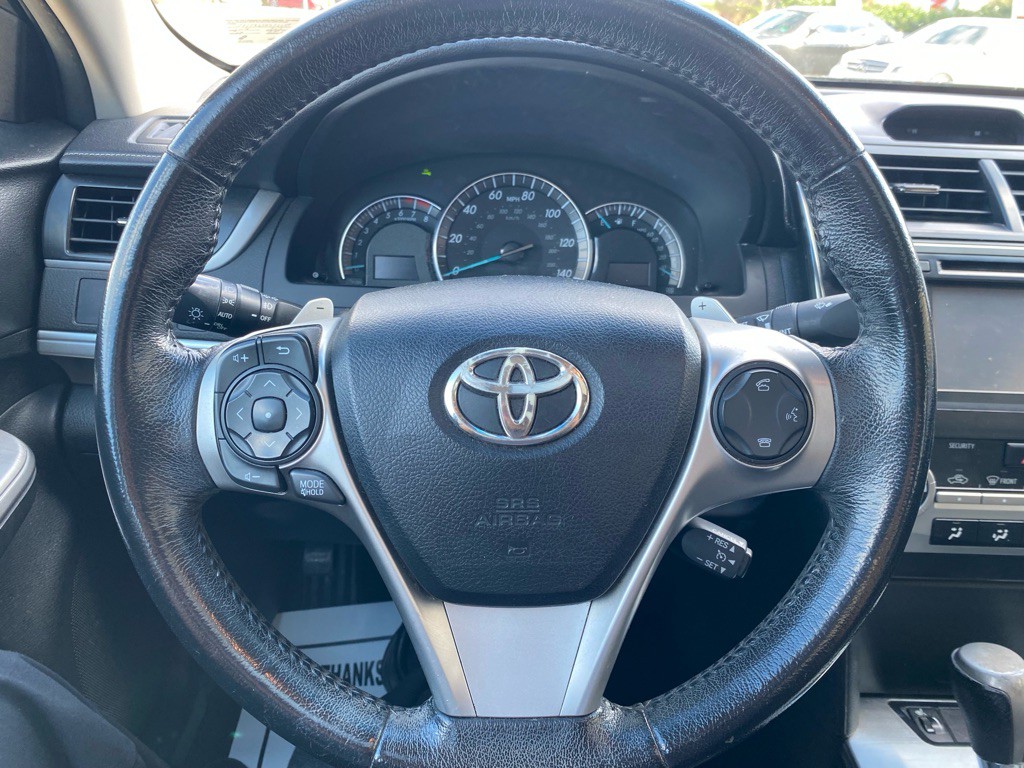 2012 Toyota Camry Image 18