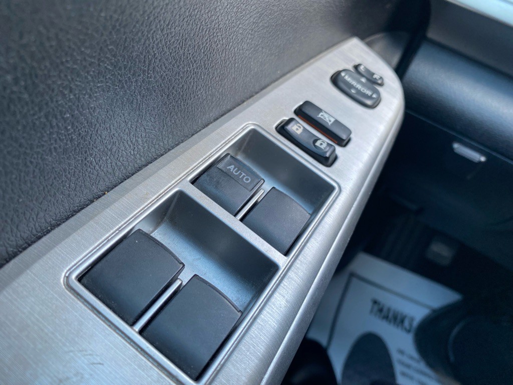 2012 Toyota Camry Image 21
