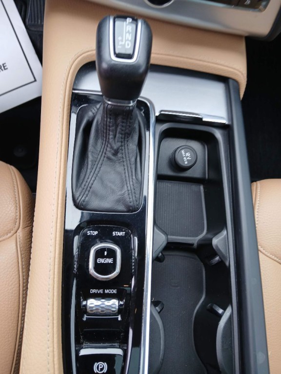 2016 Volvo XC90 Image 10