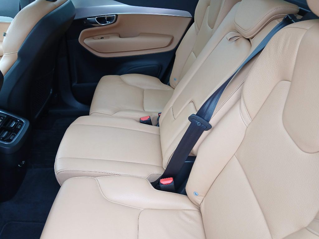 2016 Volvo XC90 Image 17
