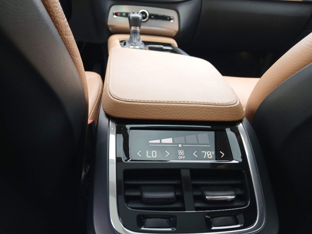 2016 Volvo XC90 Image 20