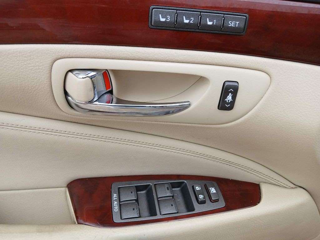 2012 Lexus LS 460 Image 8