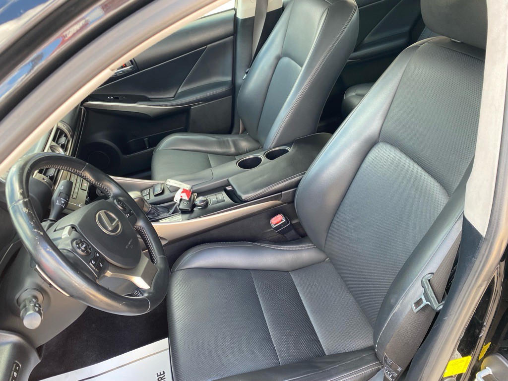 2014 Lexus IS Image 10