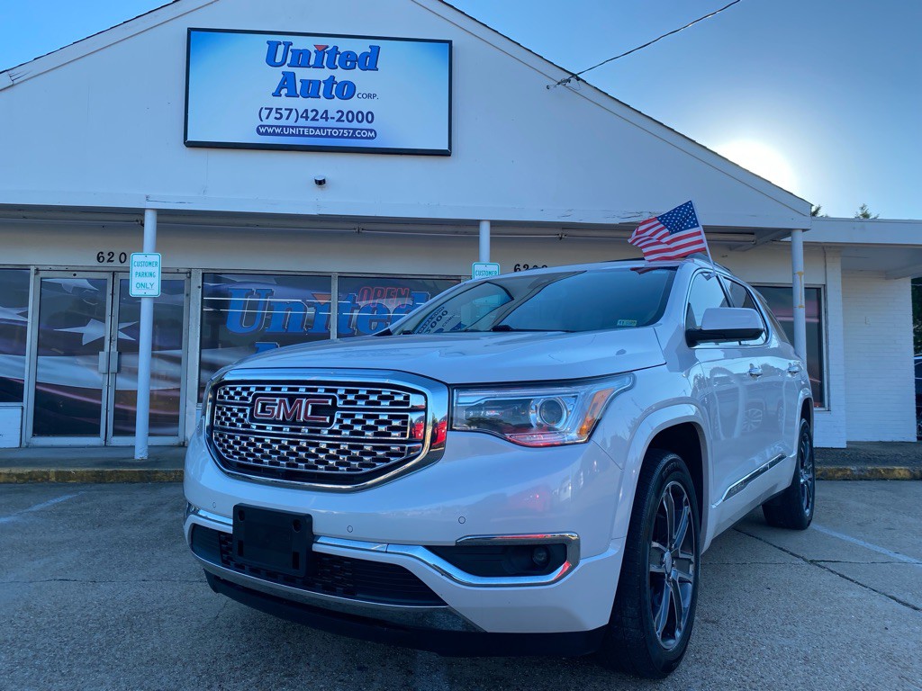 2017 GMC Acadia Image 2