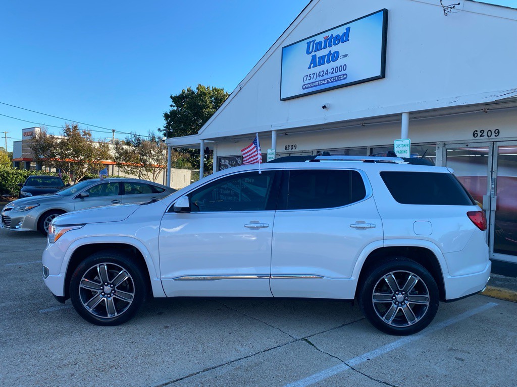 2017 GMC Acadia Image 4