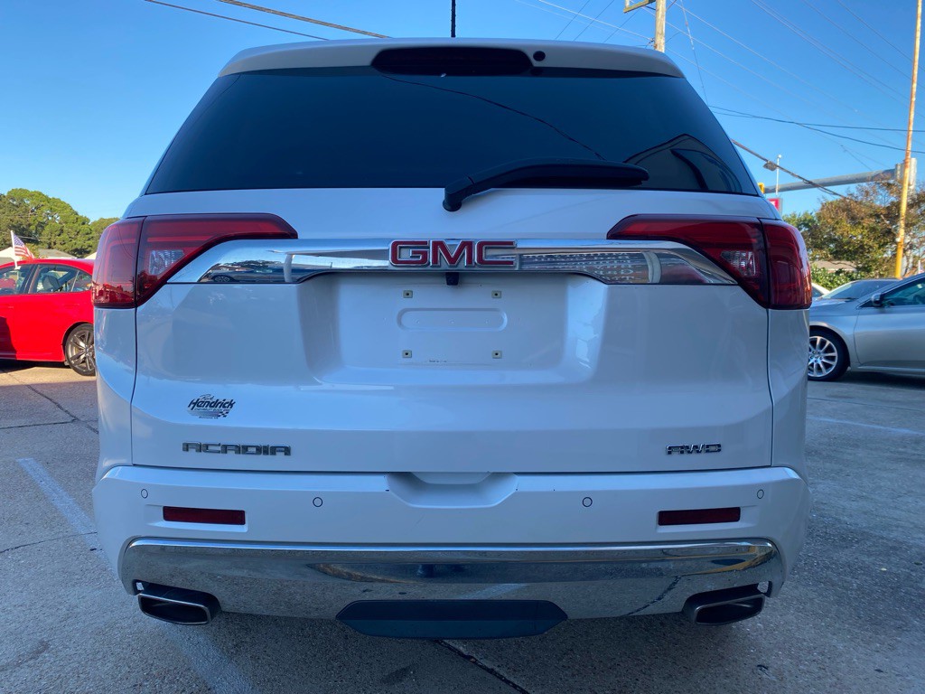 2017 GMC Acadia Image 6