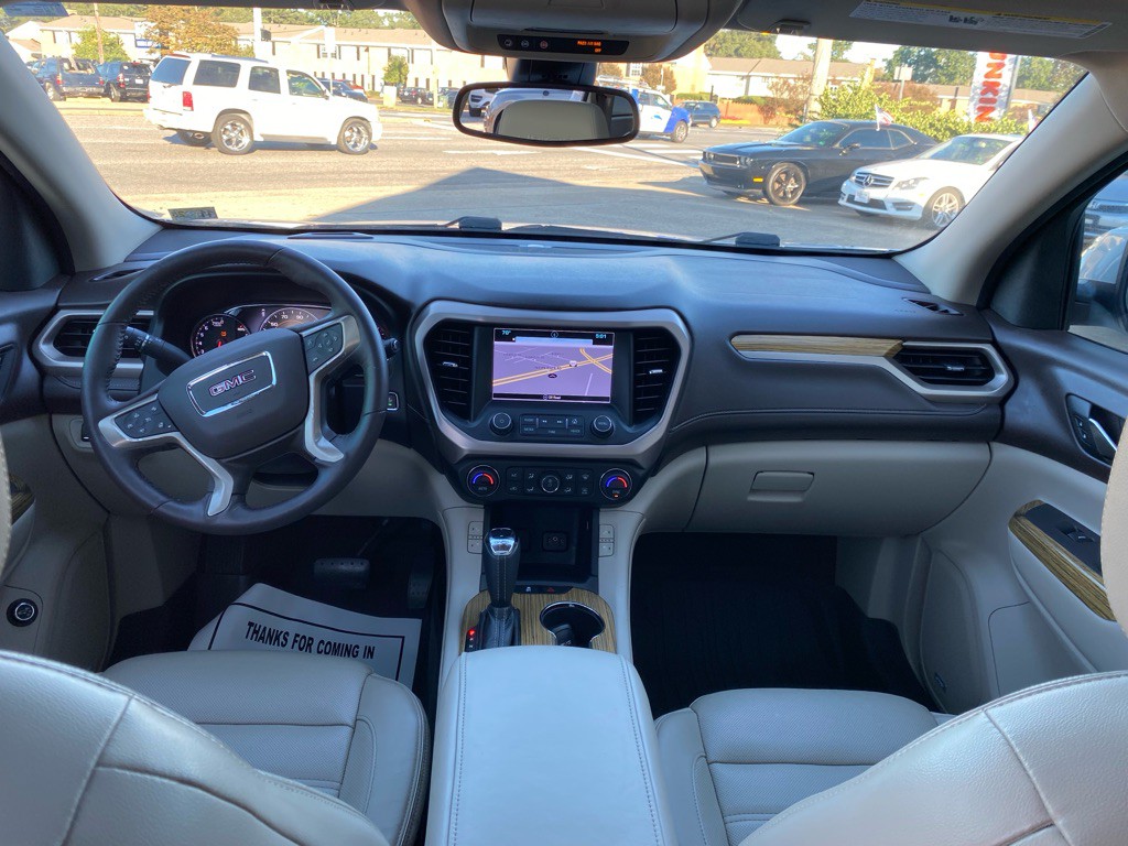 2017 GMC Acadia Image 14