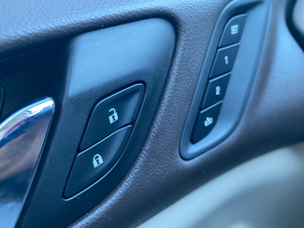 2017 GMC Acadia Image 24
