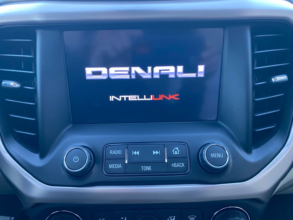 2017 GMC Acadia Image 25