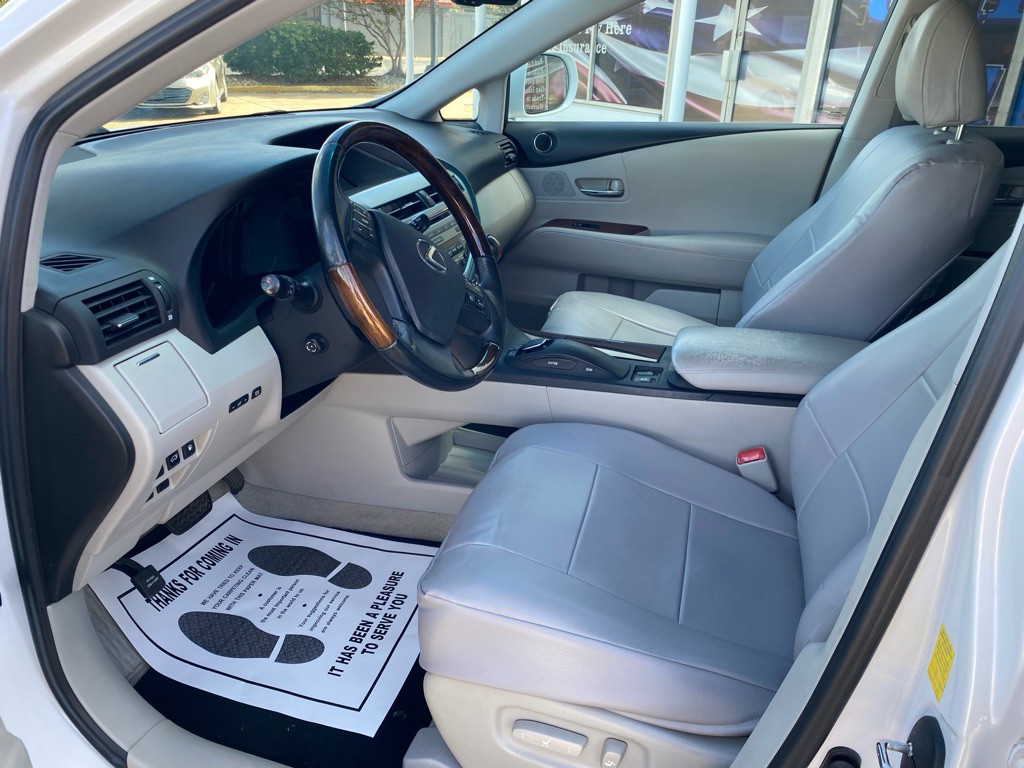 2010 Lexus RX Image 10