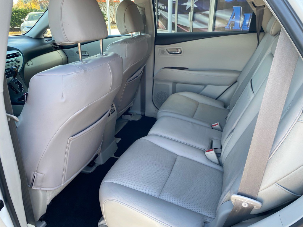 2010 Lexus RX Image 11