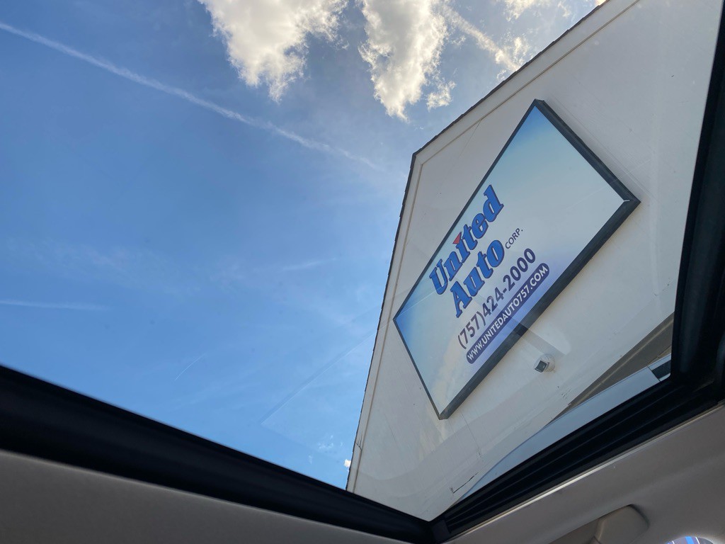 2010 Lexus RX Image 17