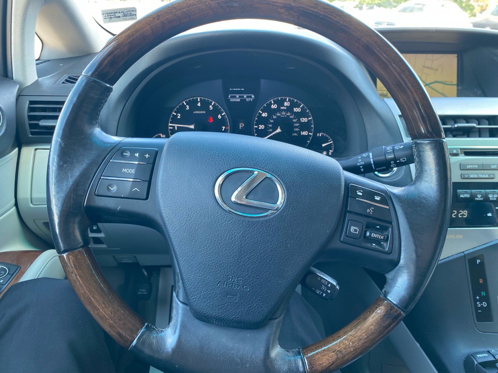 2010 Lexus RX Image 18
