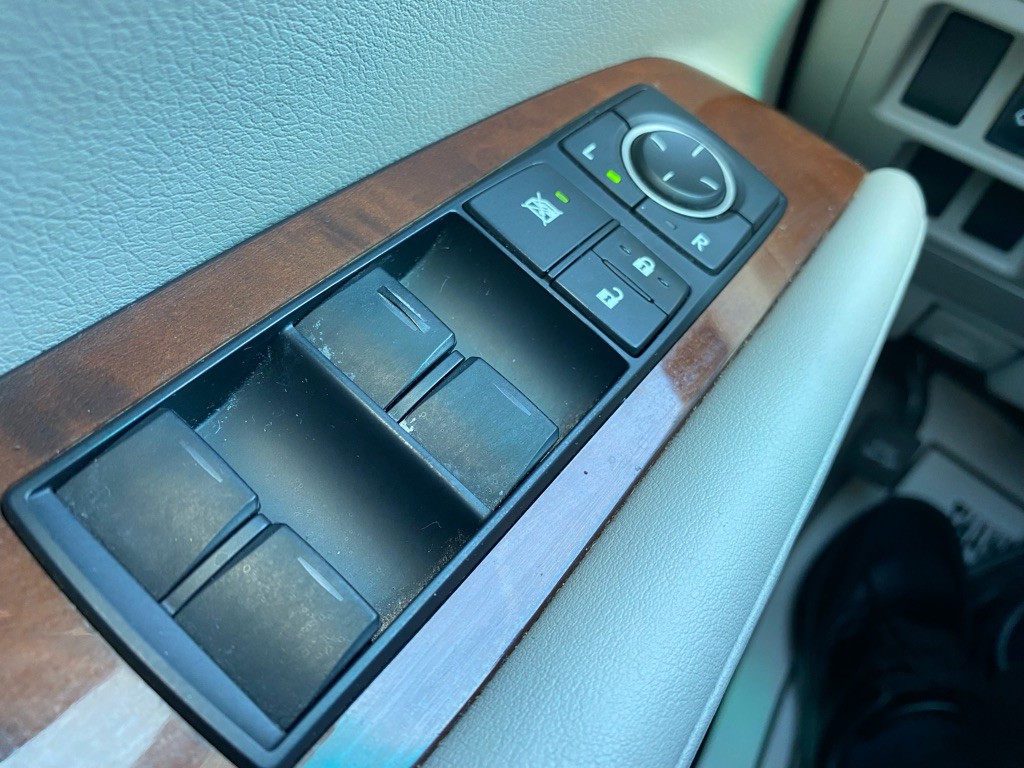 2010 Lexus RX Image 21