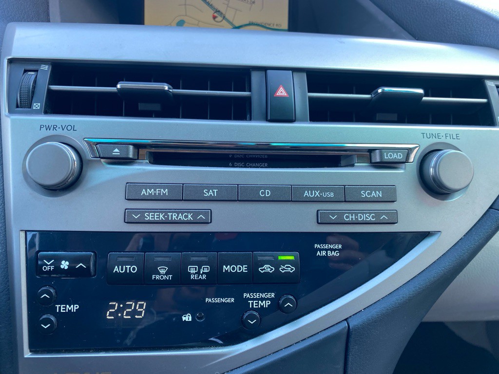 2010 Lexus RX Image 22