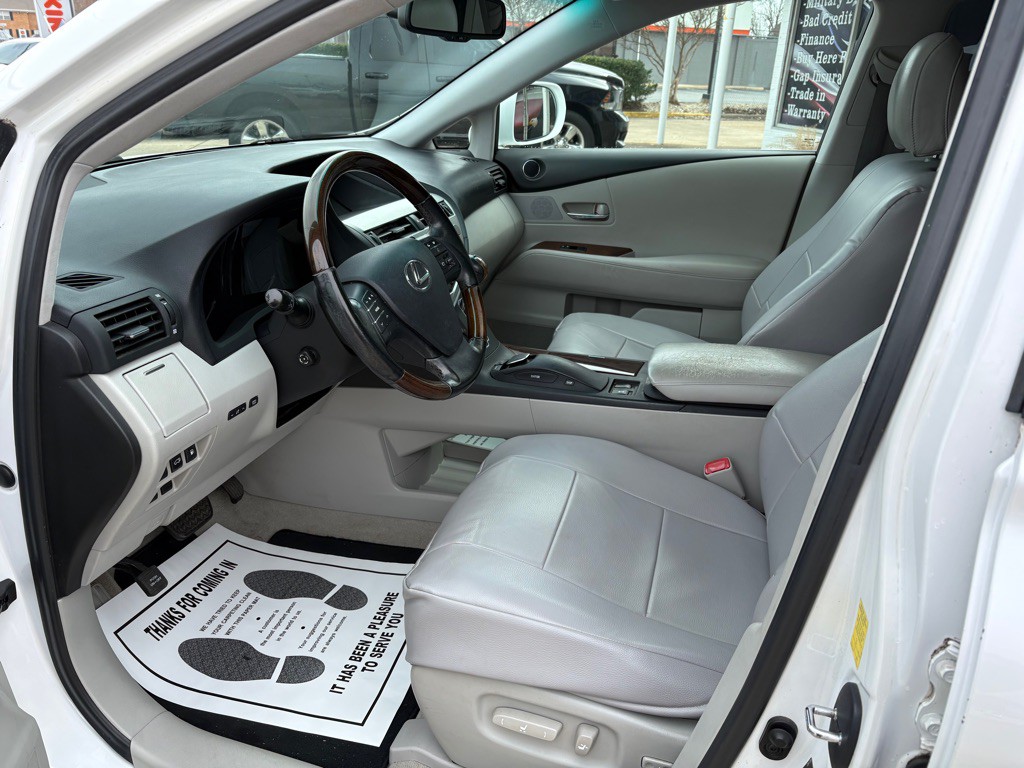 2010 Lexus RX Image 10