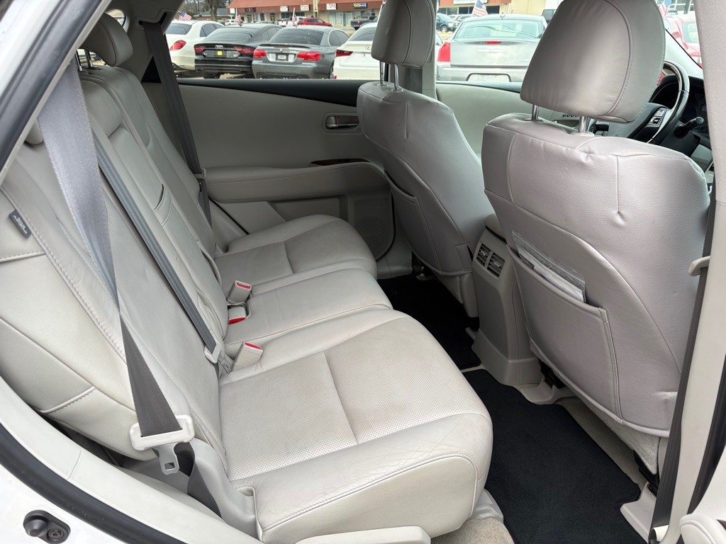 2010 Lexus RX Image 13