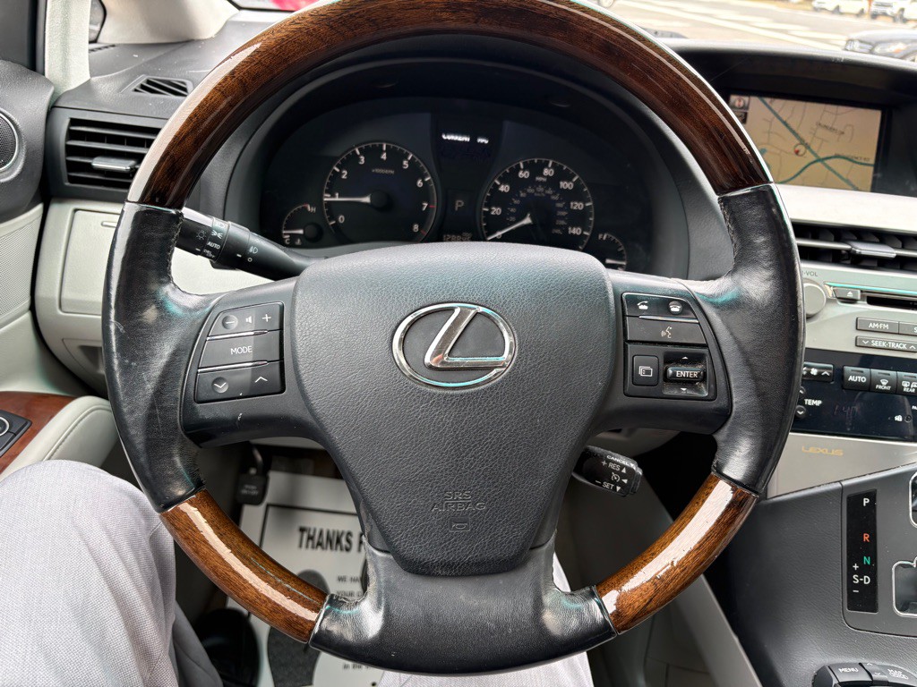 2010 Lexus RX Image 18