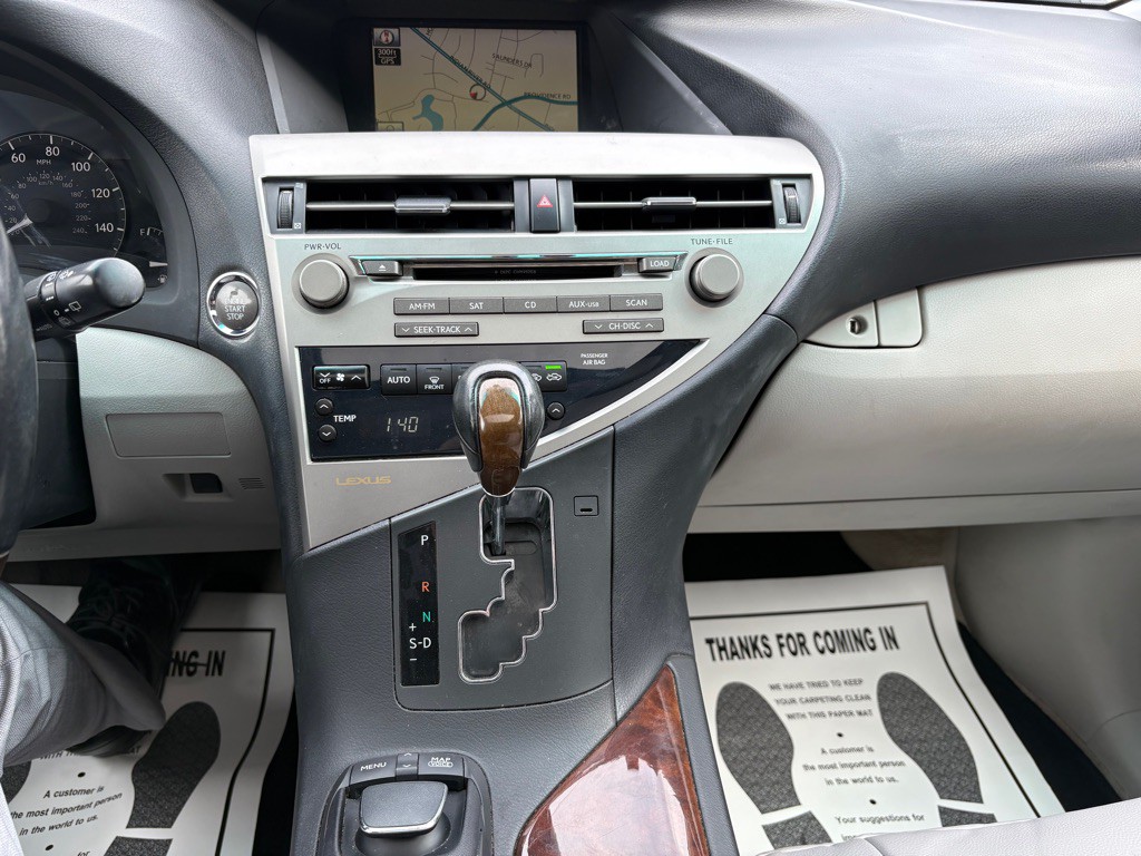 2010 Lexus RX Image 23