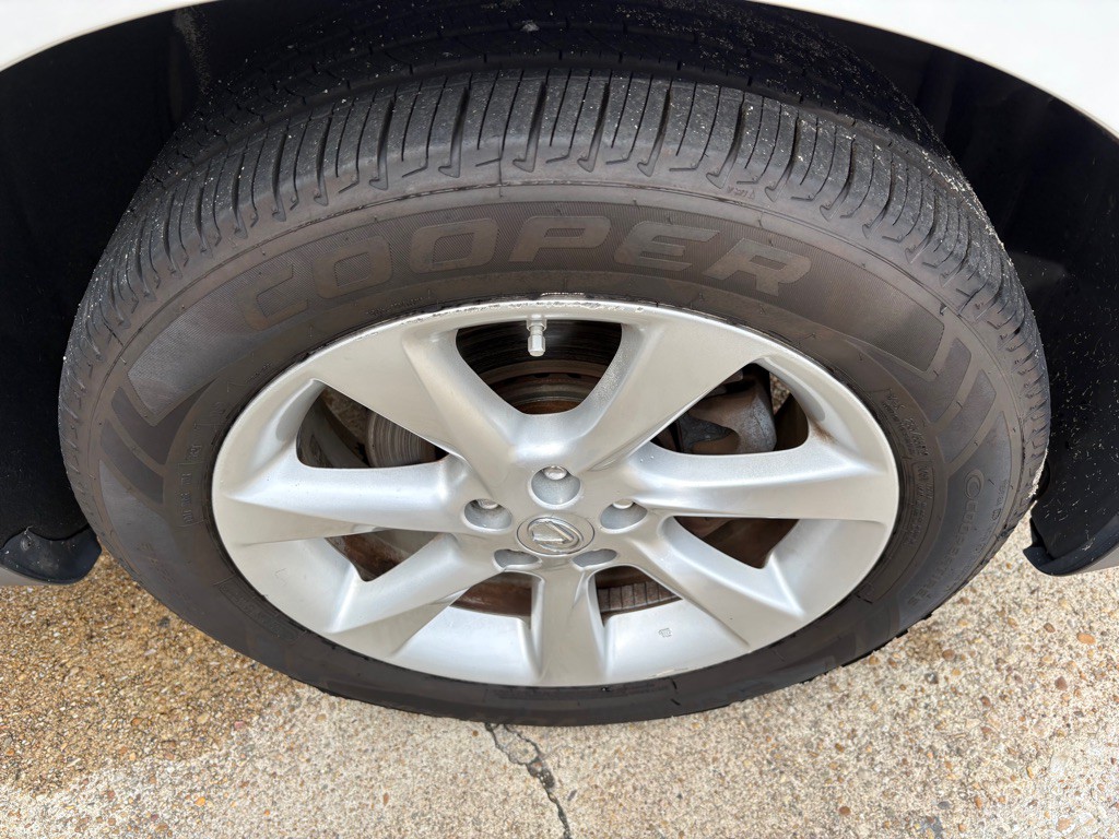 2010 Lexus RX Image 32