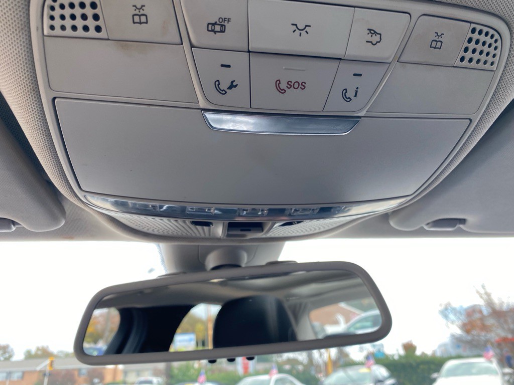 2017 Mercedes-Benz C-Class Image 23