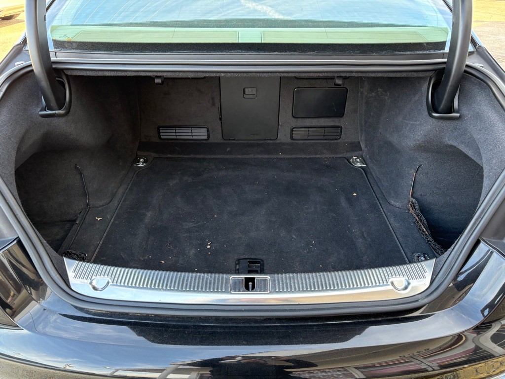 2013 Audi A8 Image 6