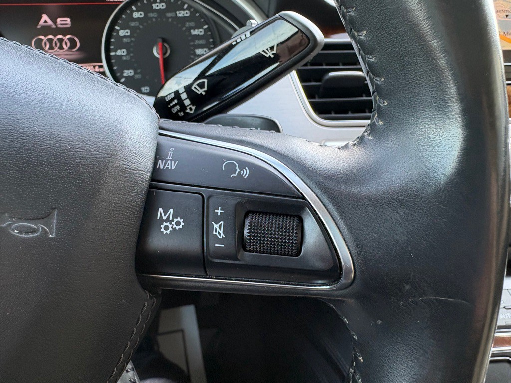 2013 Audi A8 Image 18