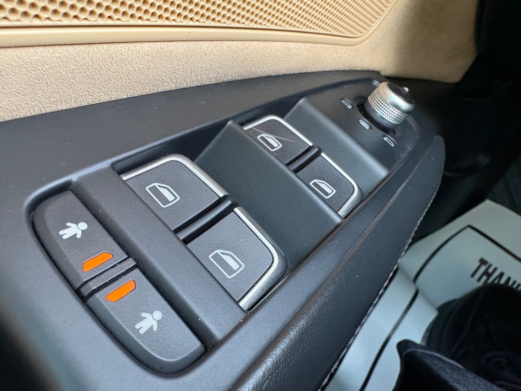 2013 Audi A8 Image 21