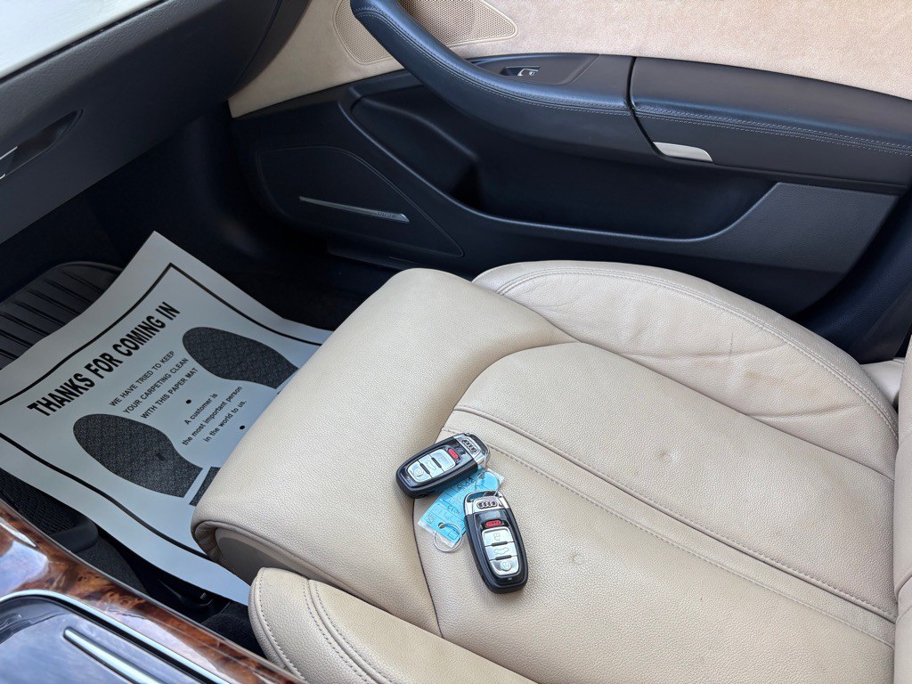 2013 Audi A8 Image 25