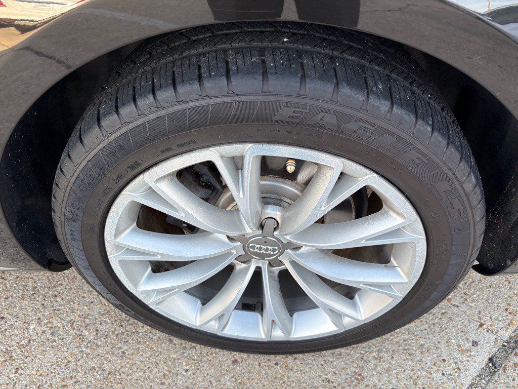 2013 Audi A8 Image 28