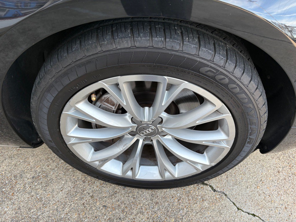 2013 Audi A8 Image 30