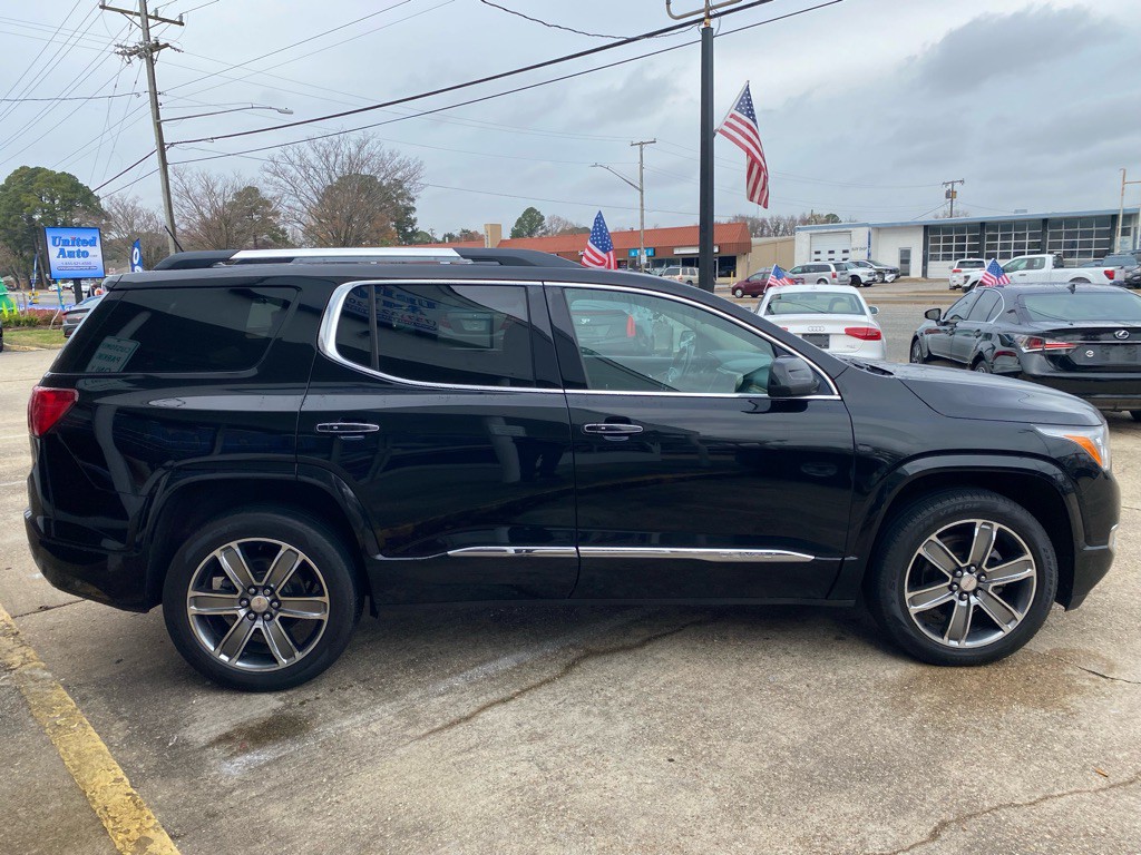 2017 GMC Acadia Image 8