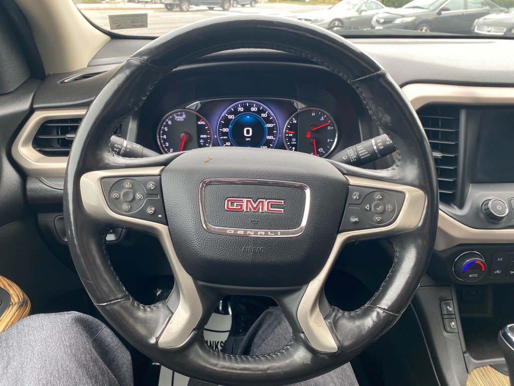 2017 GMC Acadia Image 18