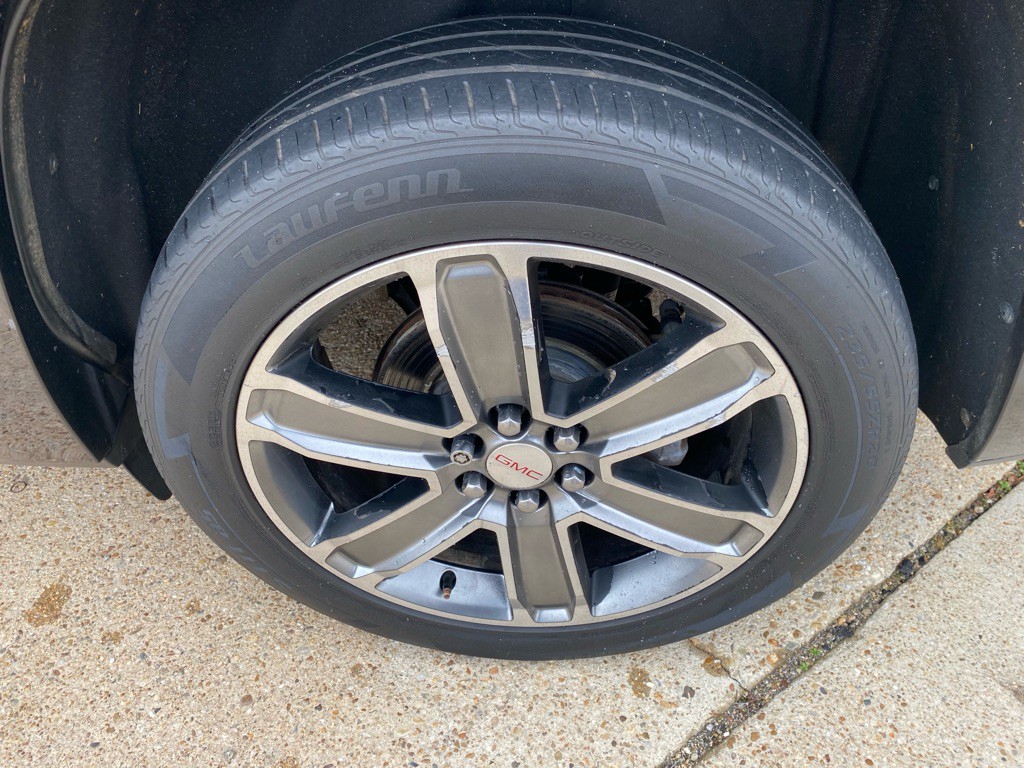 2017 GMC Acadia Image 28