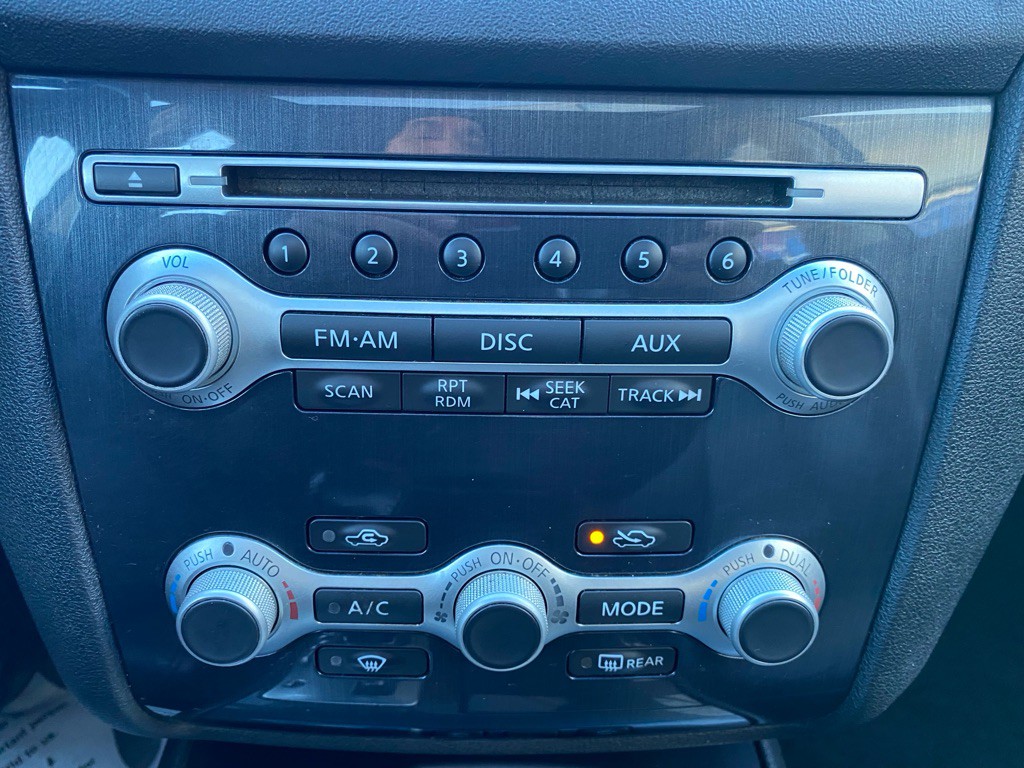 2012 Nissan Maxima Image 23