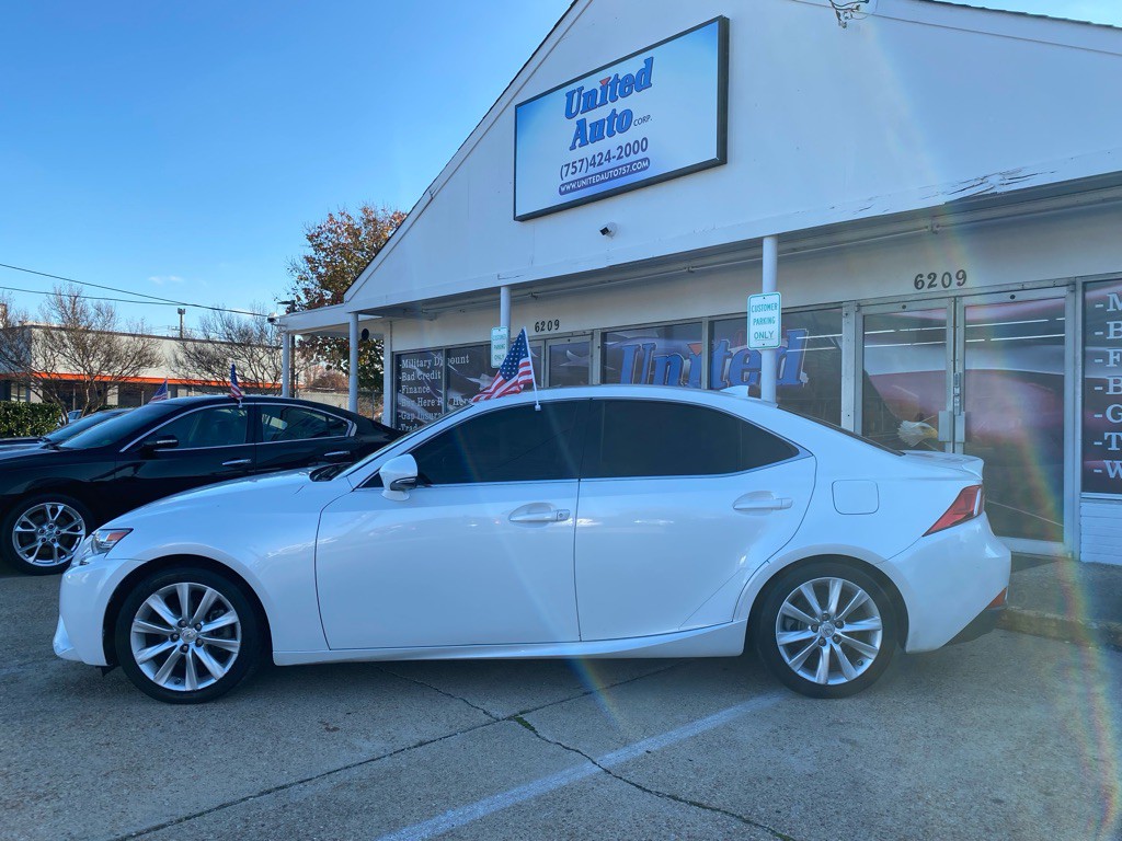 2015 Lexus IS Image 3