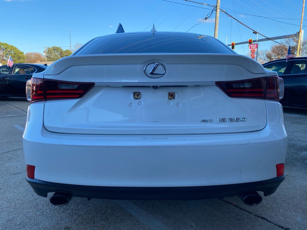 2015 Lexus IS Image 5
