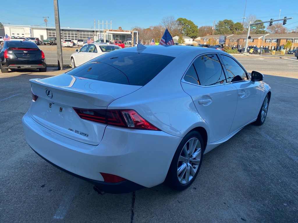 2015 Lexus IS Image 7