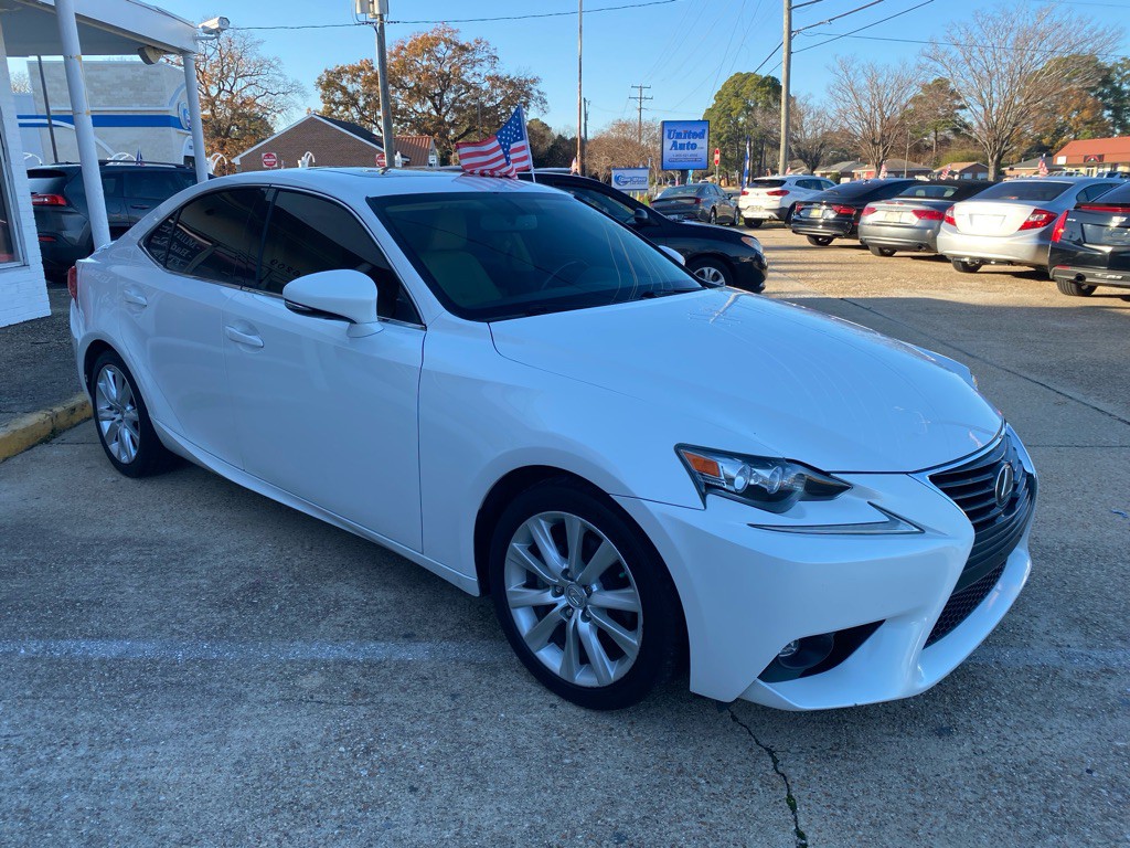 2015 Lexus IS Image 9