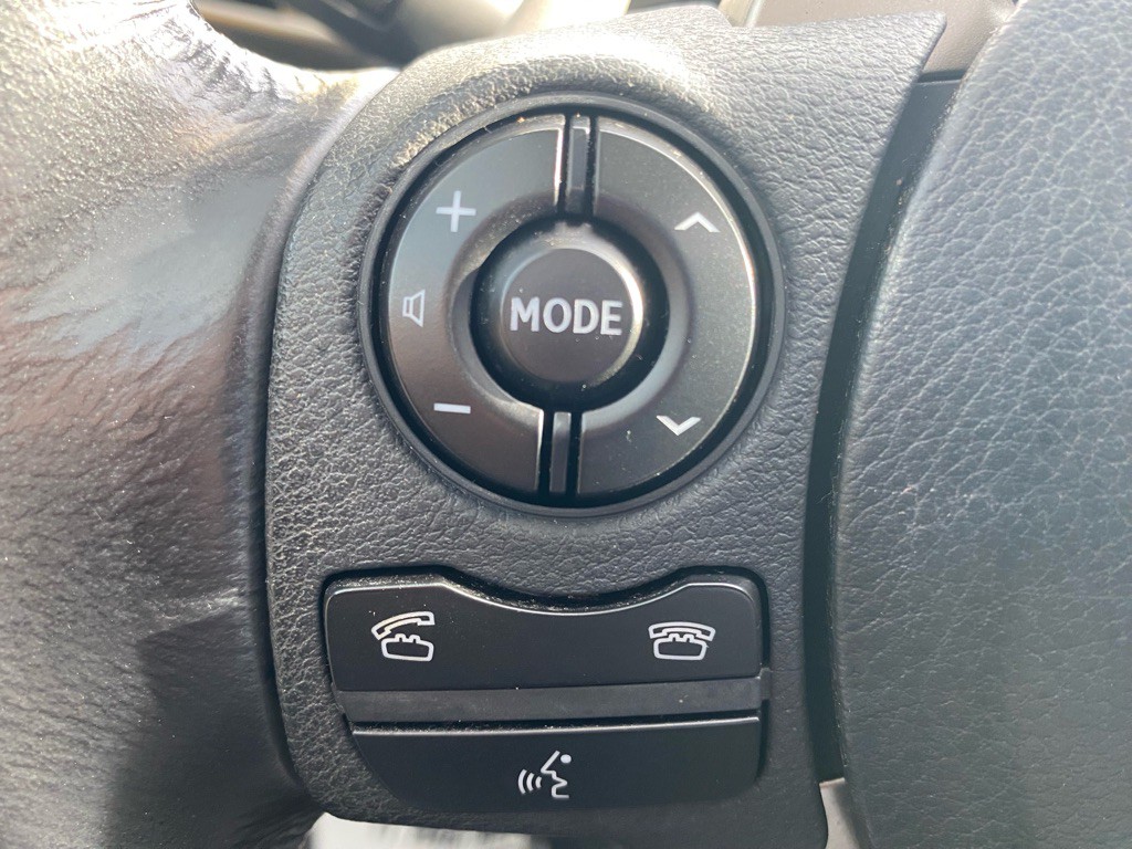 2015 Lexus IS Image 19