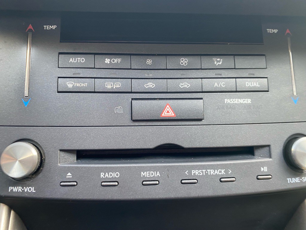 2015 Lexus IS Image 22