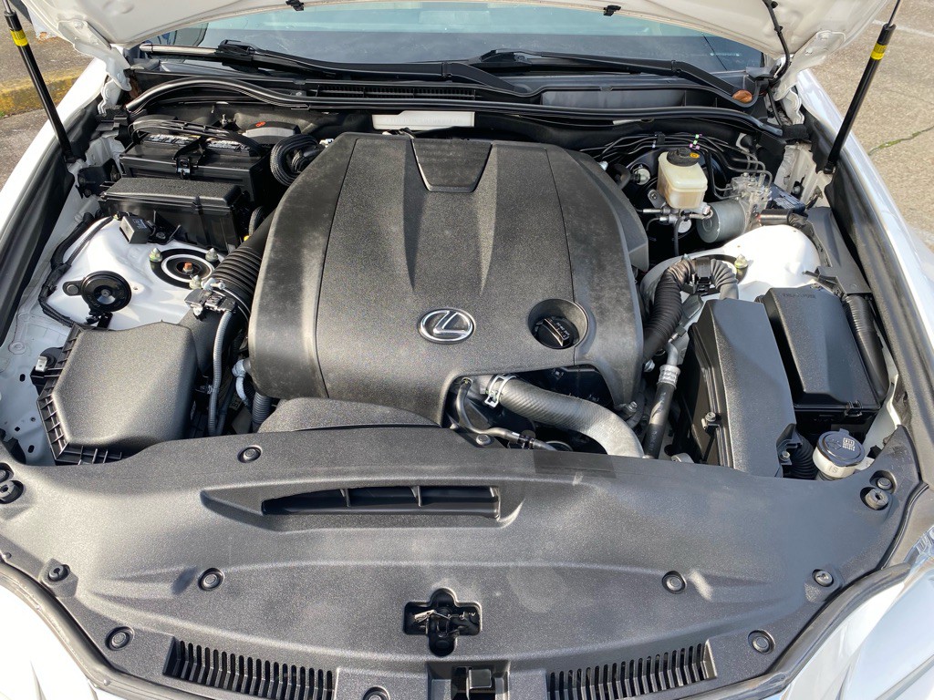 2015 Lexus IS Image 31